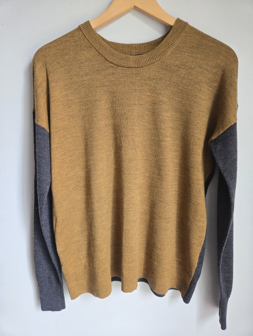 ICEBREAKER Two-Tone Soft Wool Knit Crewneck Sweater - Mustard & Charcoal